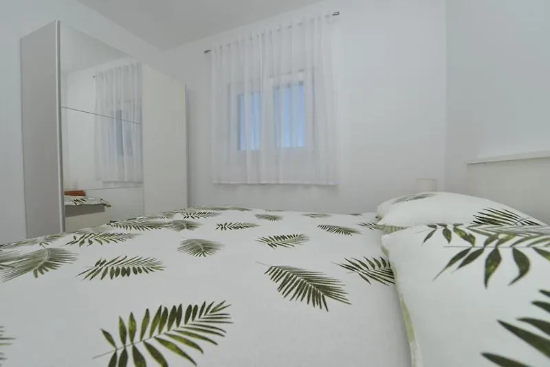Croliday Apartment Nin Ivica Vrsi