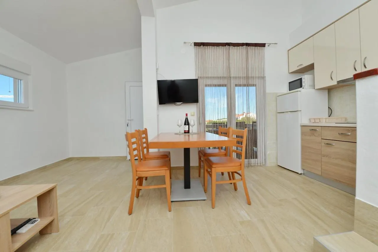 Croliday Apartment Nin Ivica Vrsi 0*,