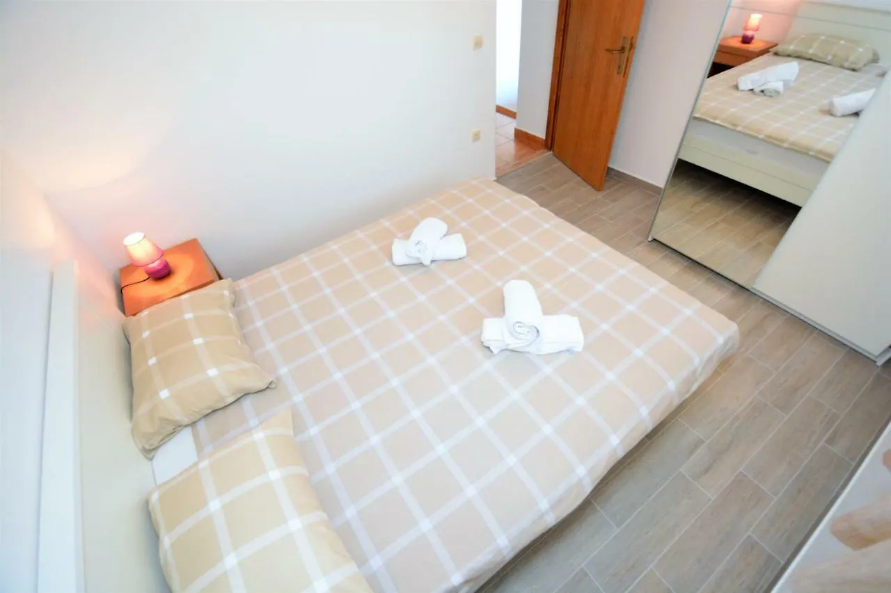 Croliday Apartment Nin Ivica Vrsi