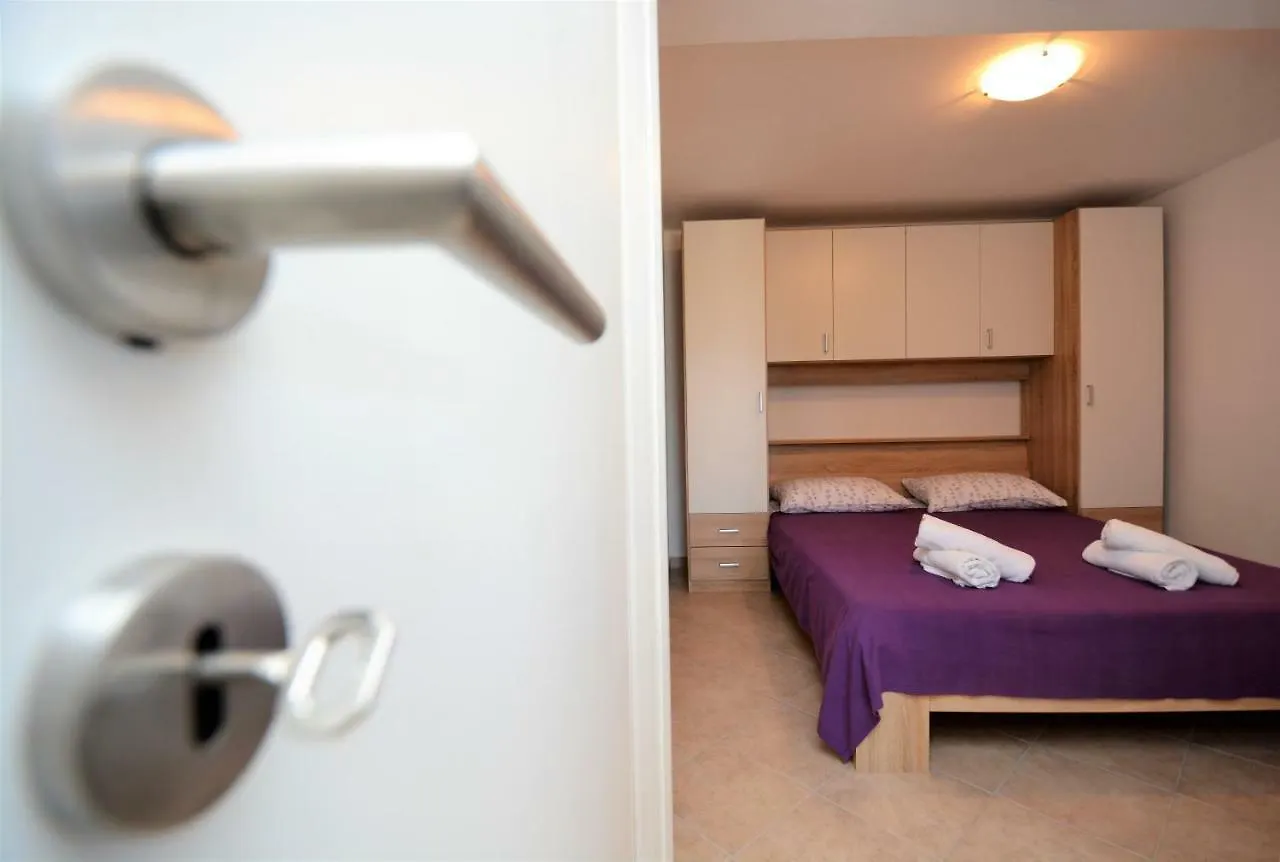 Croliday Apartment Nin Ivica Vrsi