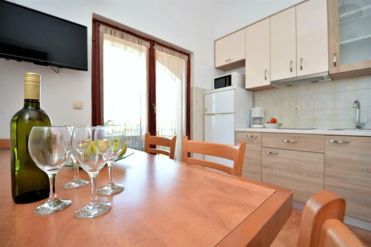 Croliday Apartment Nin Ivica Vrsi