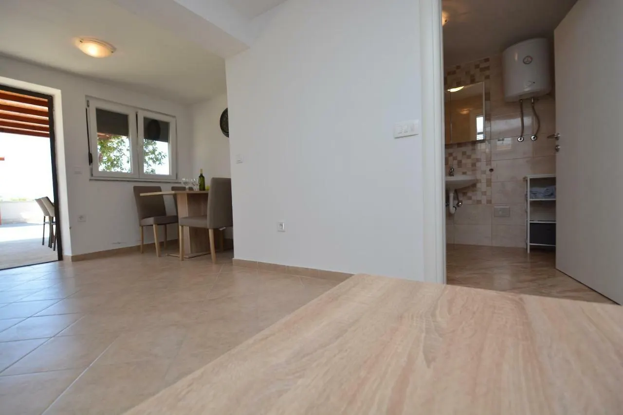 Croliday Apartment Nin Ivica Vrsi