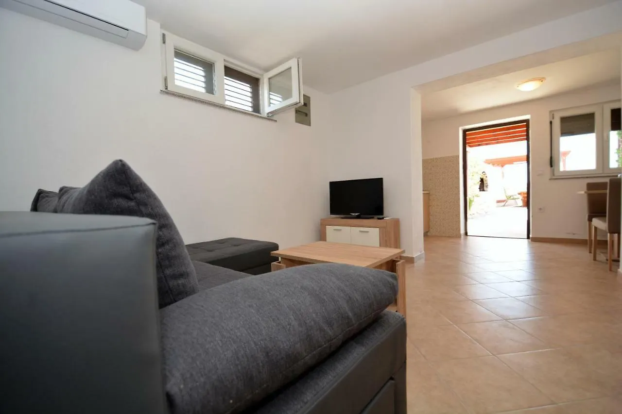 Croliday Apartment Nin Ivica Vrsi