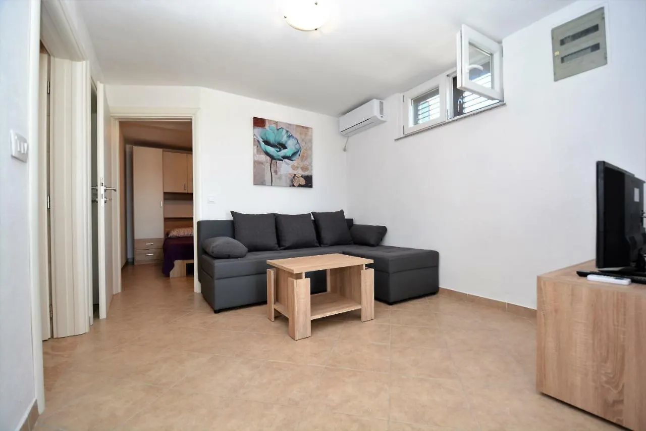 Croliday Apartment Nin Ivica Vrsi