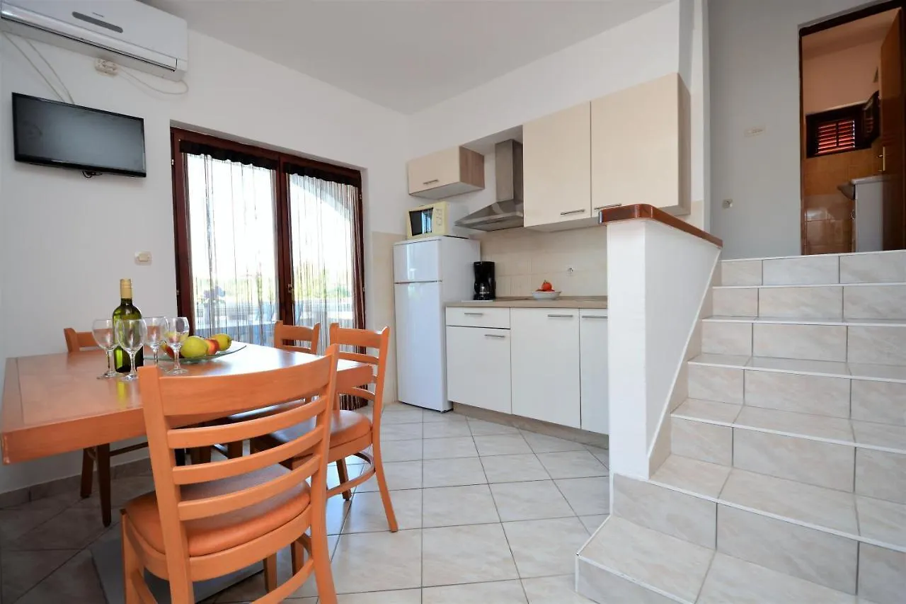 Croliday Apartment Nin Ivica Vrsi