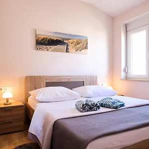 Apartman Anka With Seaview, Vrsi